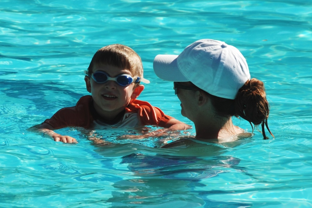 2009-08-20-18 IAN SWIM LESSON.jpg